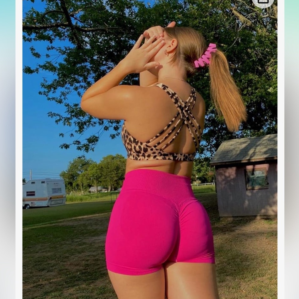 SUUKSESS Women Seamless Booty Shorts Butt Lifting High Waisted Workout Shorts